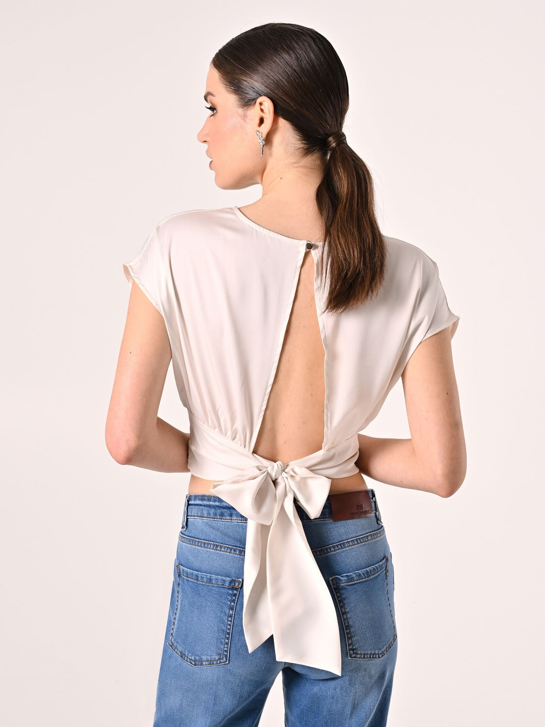 Blusa Bianca con Fiocco