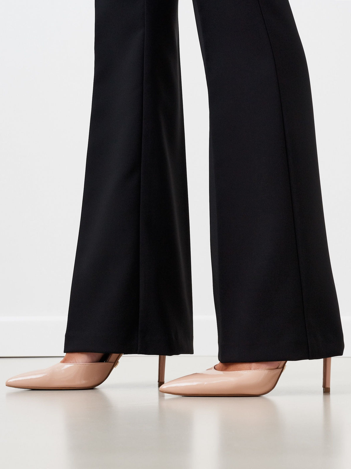 Pantaloni Mid Flared in Tessuto Tecnico
