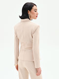 Giacca beige chiaro con drappeggio in vita