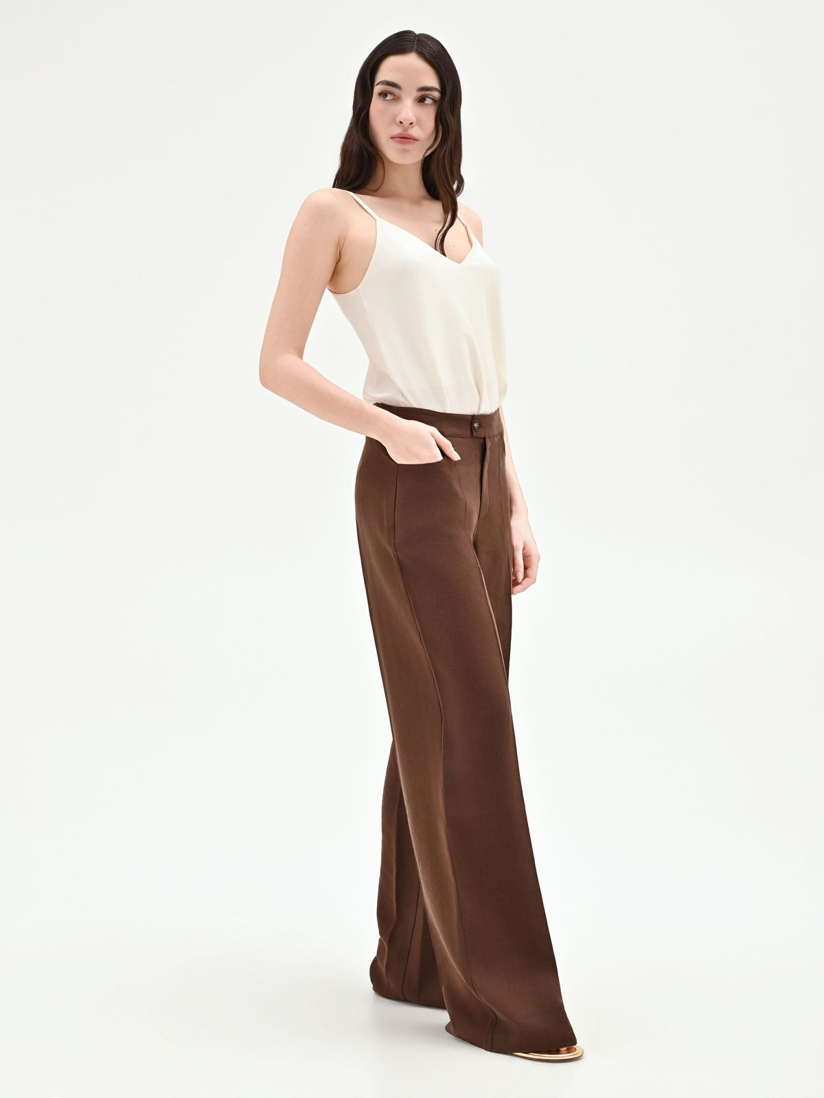 Pantalone cioccolato a palazzo con pinces