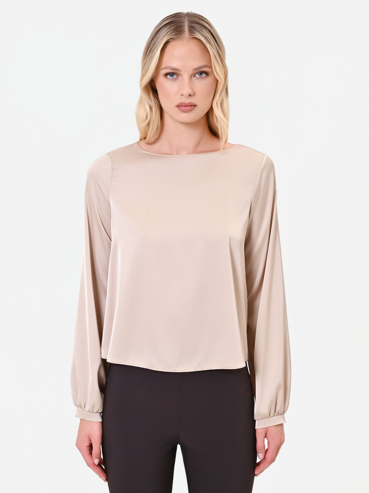 Blusa tortora beige con maniche voluminose