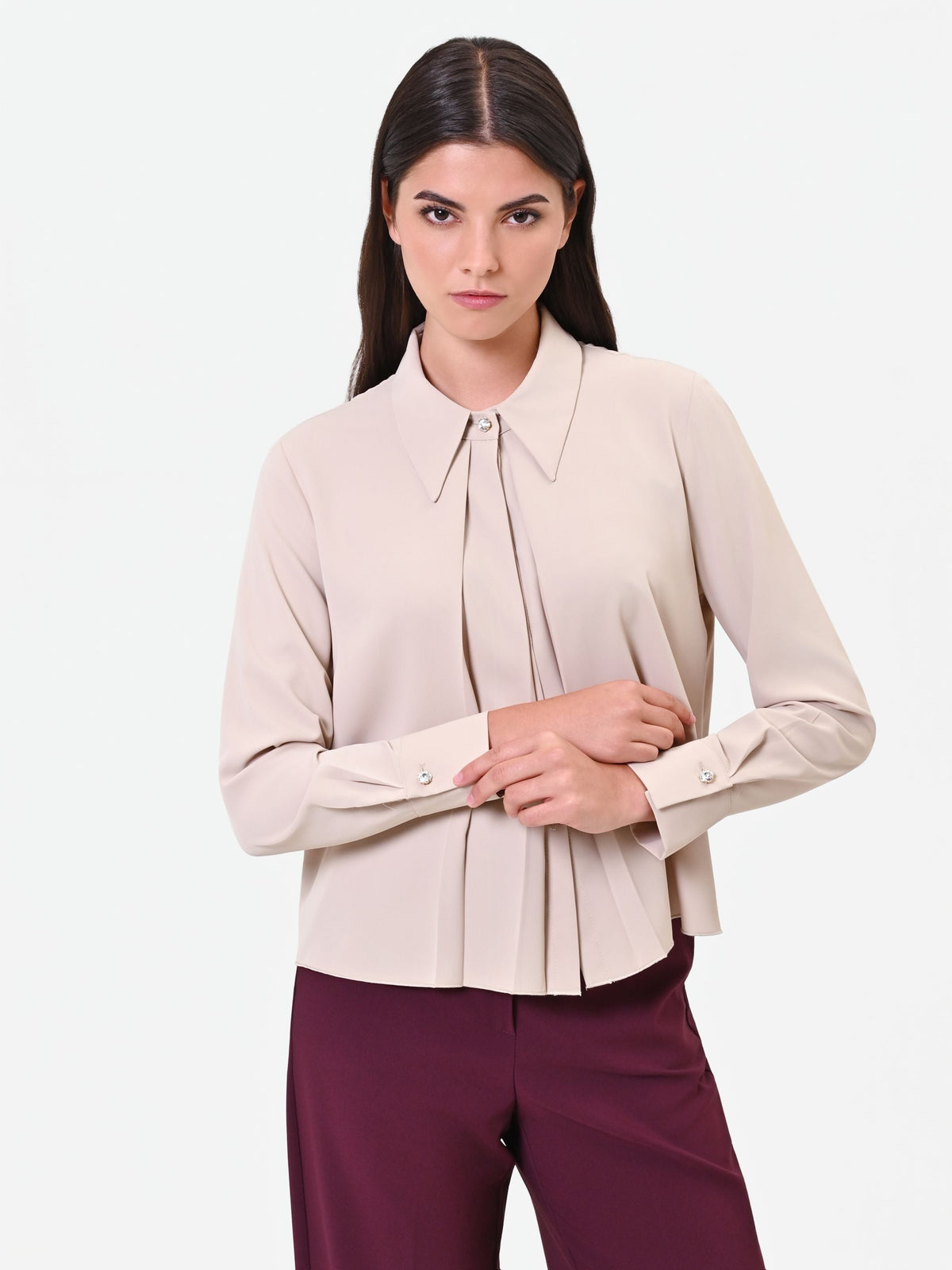 Camicia tortora beige in georgette con pieghe sovrapposte