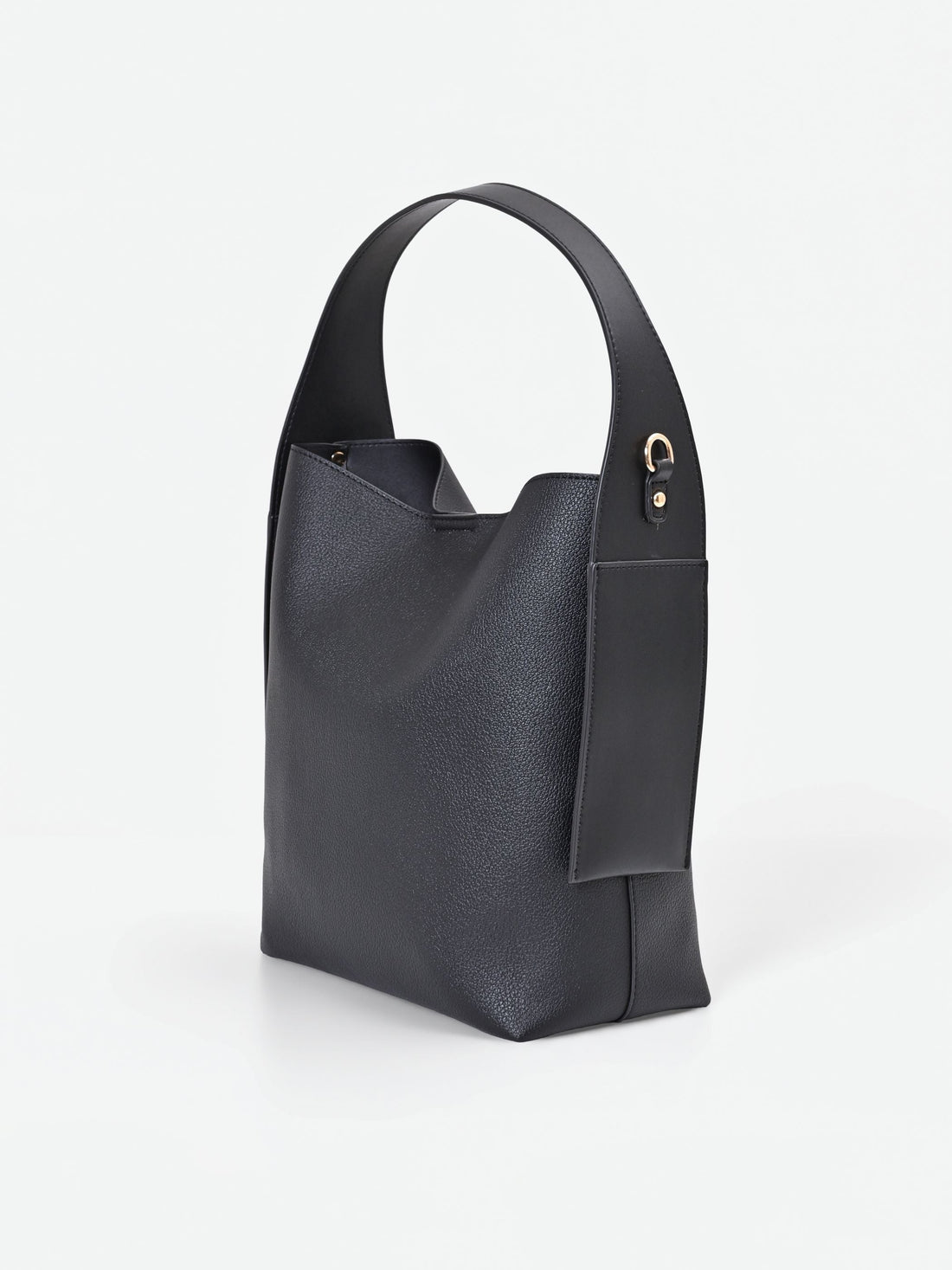 Borsa a spalla nera dalla linea morbida
