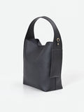 Borsa a spalla nera dalla linea morbida