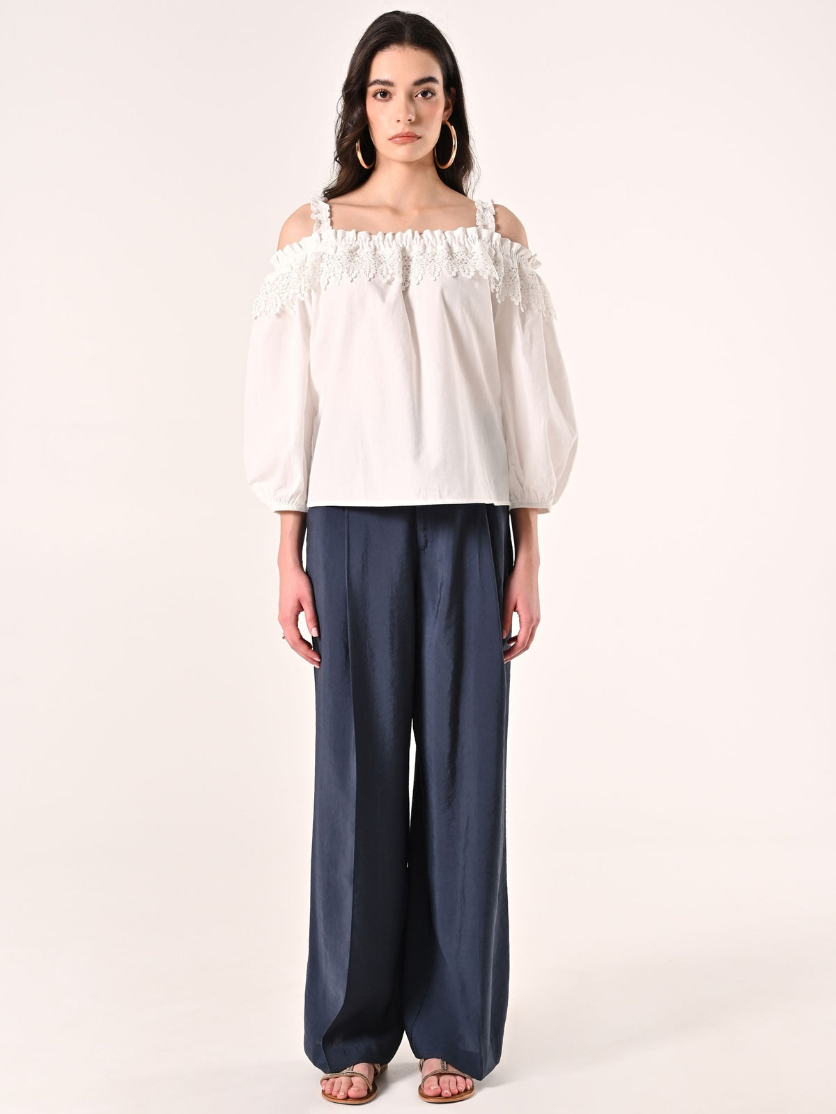 Blusa Bianca off the Shoulders con Inserto in Pizzo