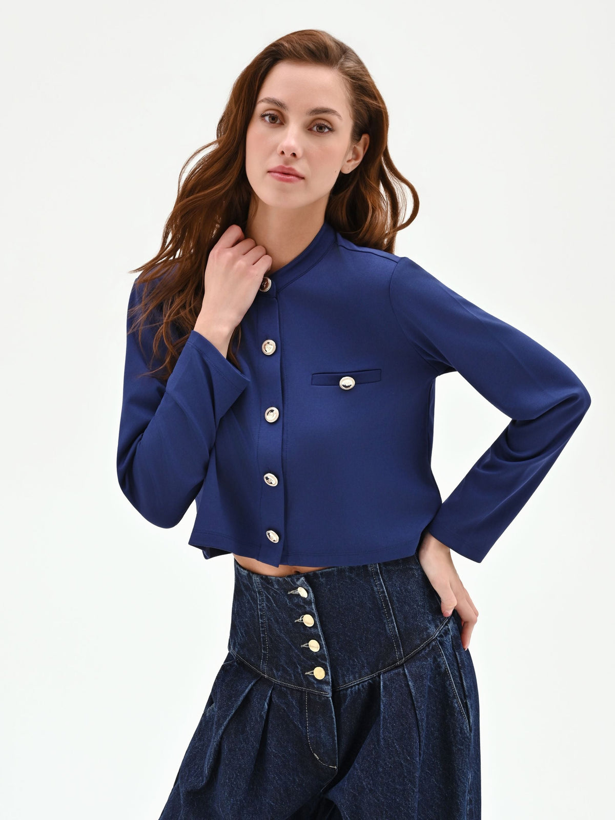 Cardigan blu morbido con bottoni dorati