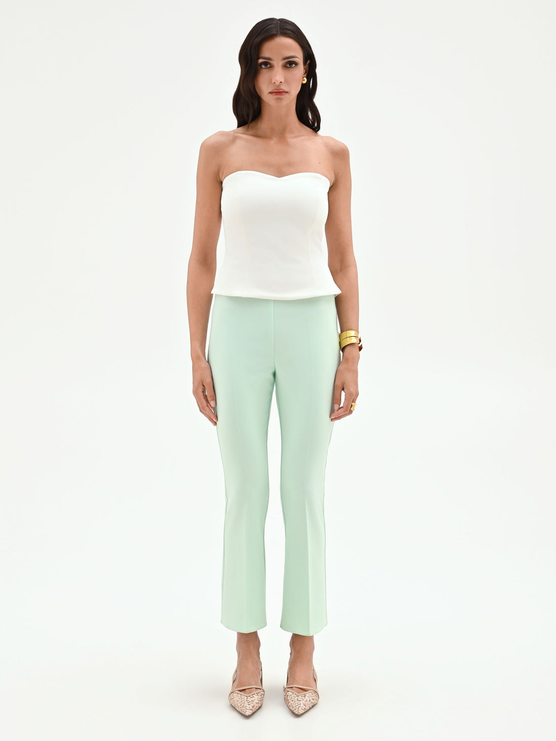 Pantalone verde menta dalla linea slim