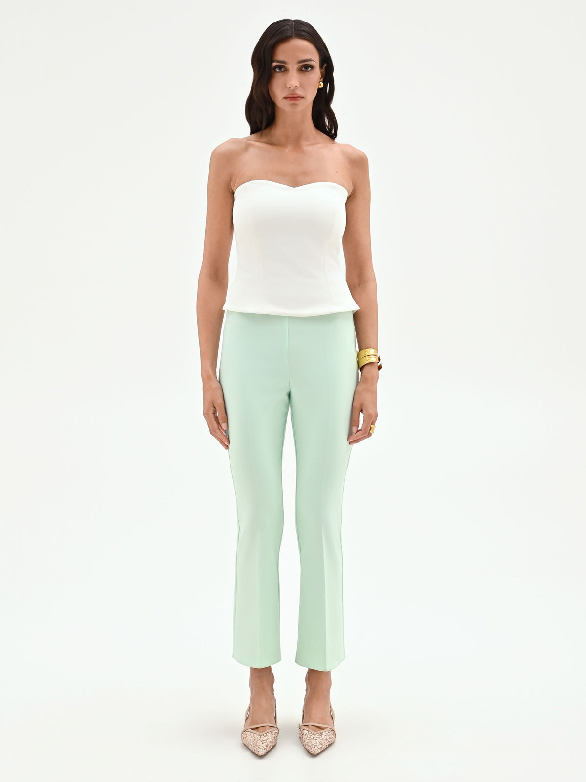 Pantalone verde menta dalla linea slim