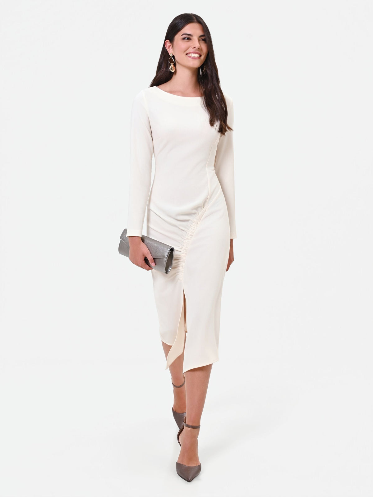 Abito midi bianco con drappeggio asimmetrico