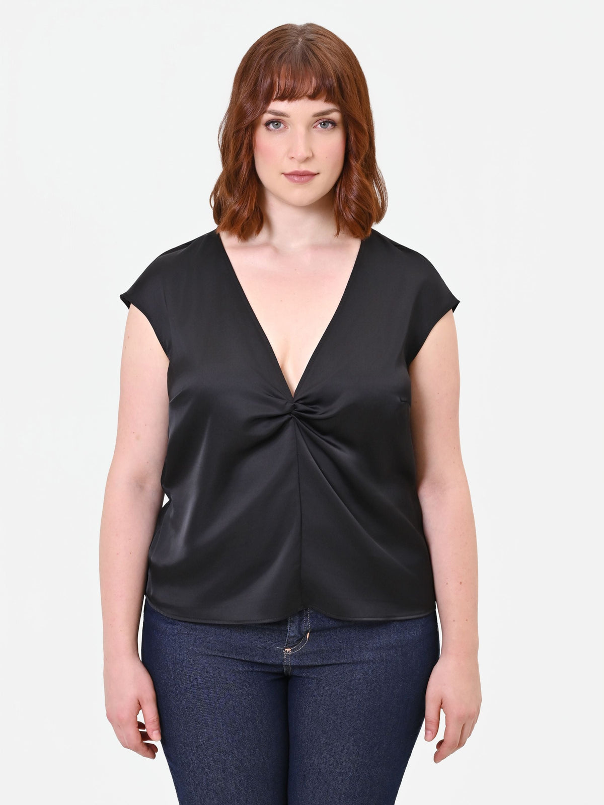 Top Curvy nero in raso con nodo centrale
