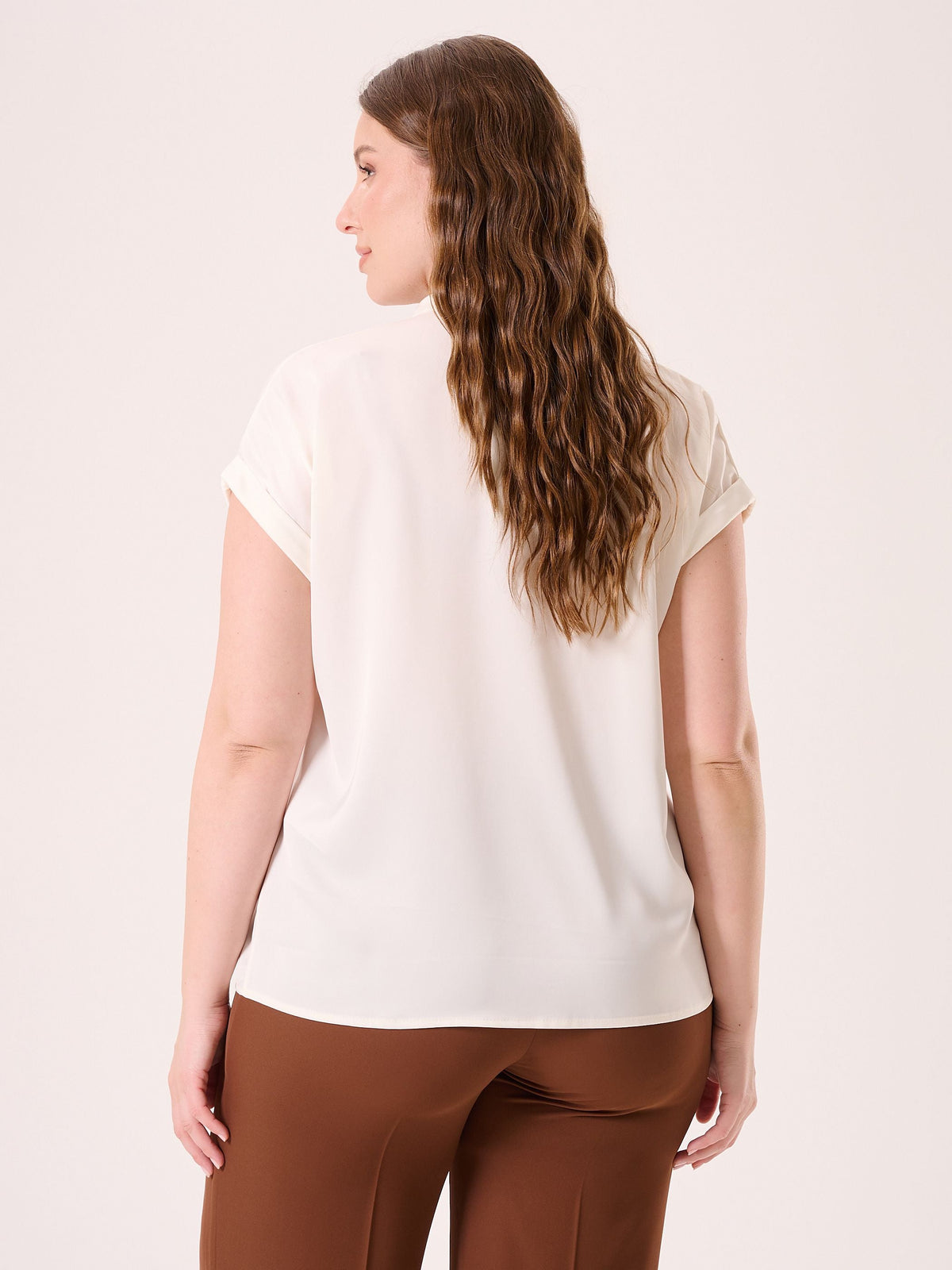 Blusa Curvy con Collo alla Coreana Bianca