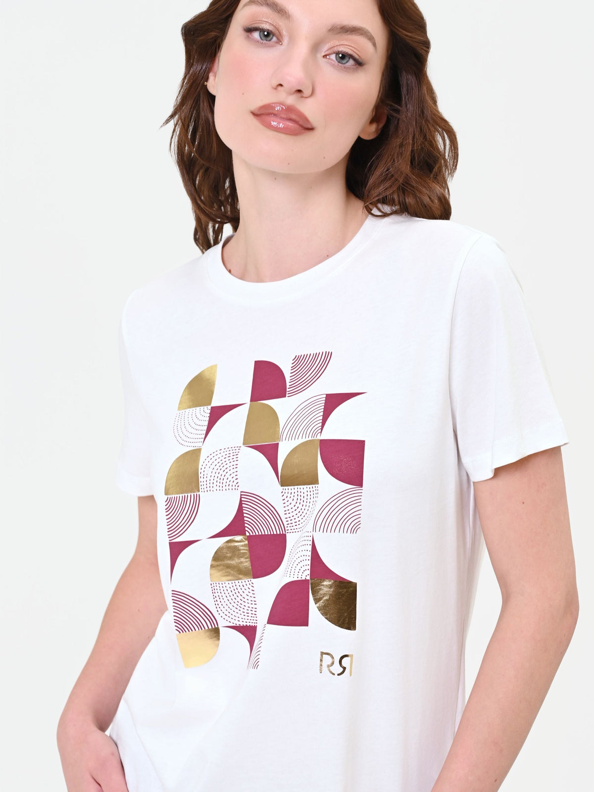 T-shirt panna con stampa grafica laminata