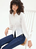 Camicia panna in raso con silhouette sagomata