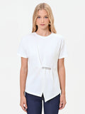 T-shirt panna bianco con drappeggio e strass