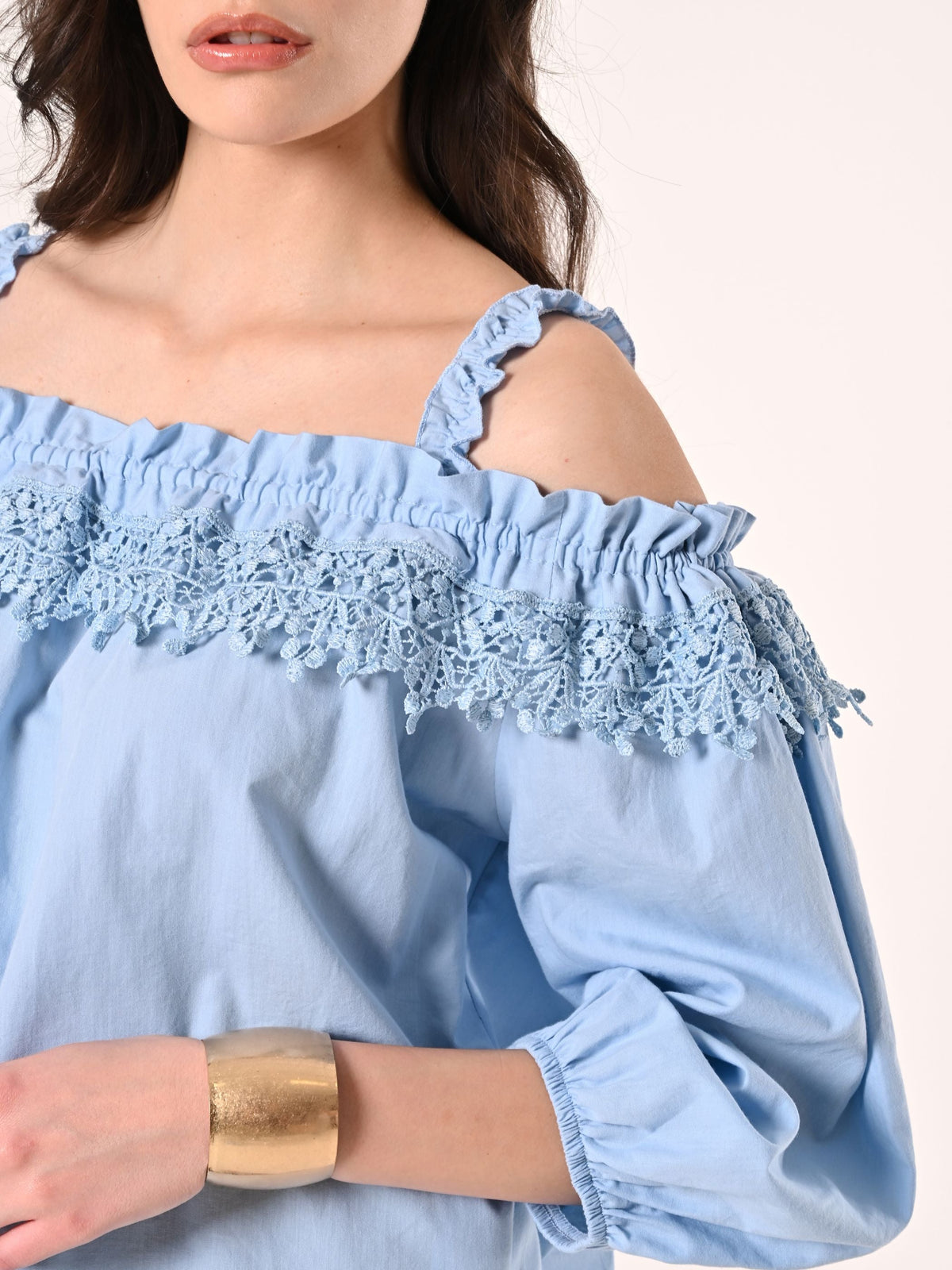 Blusa Azzurra off the Shoulders con Inserto in Pizzo