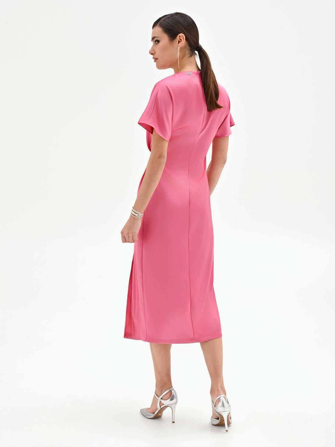 Abito midi rosa con nodo laterale
