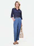 Pantalone blu in lyocell con pinces