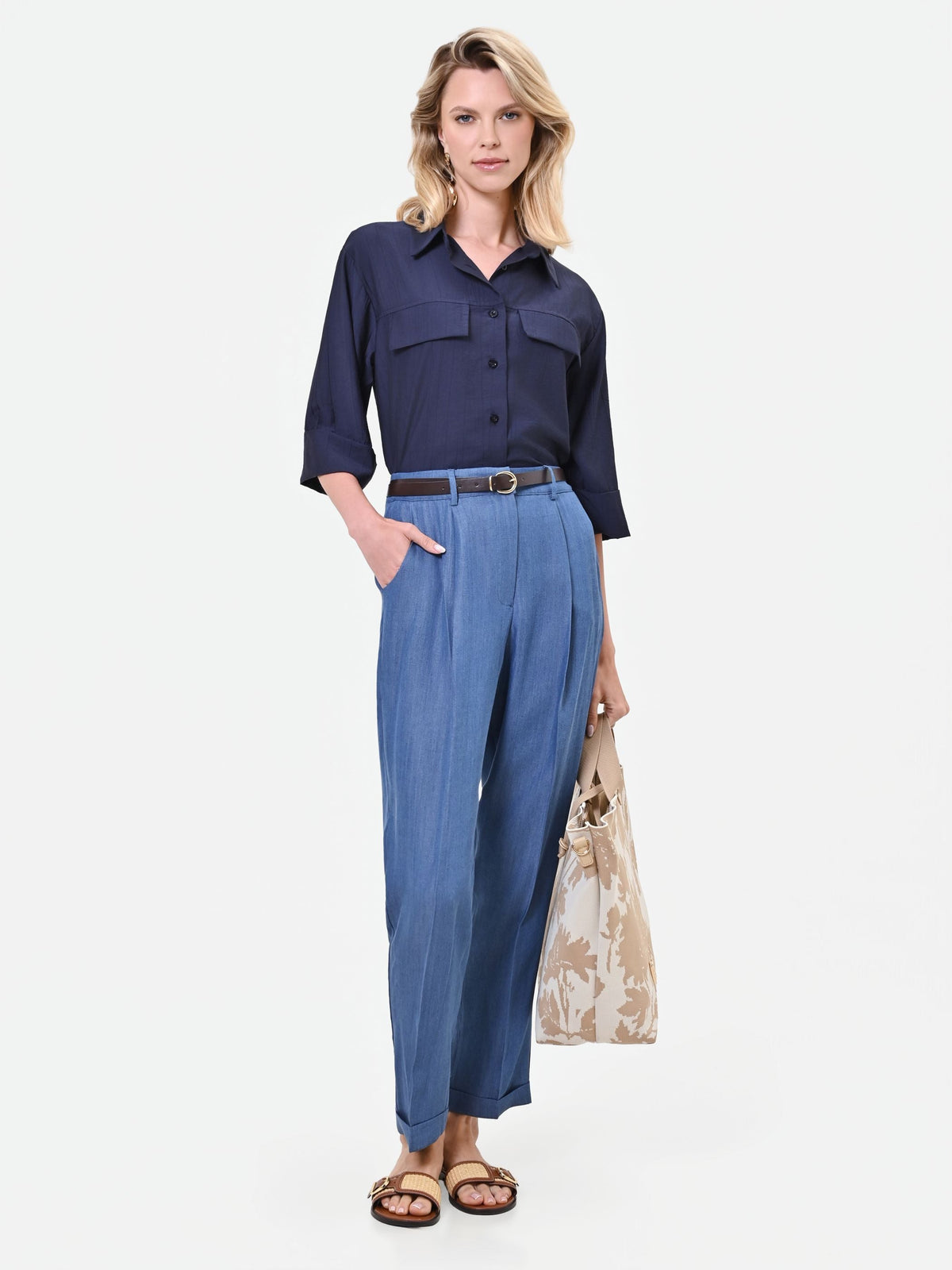 Pantalone blu in lyocell con pinces