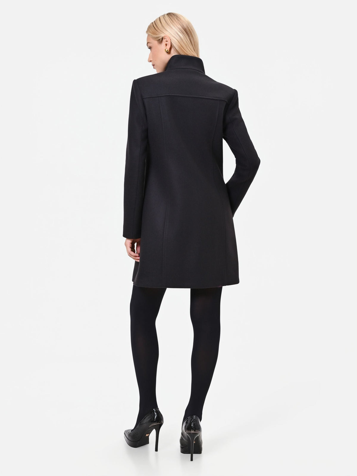 Cappotto in velour nero con collo in piedi