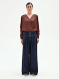 Blusa cioccolato in raso con inserti in pizzo