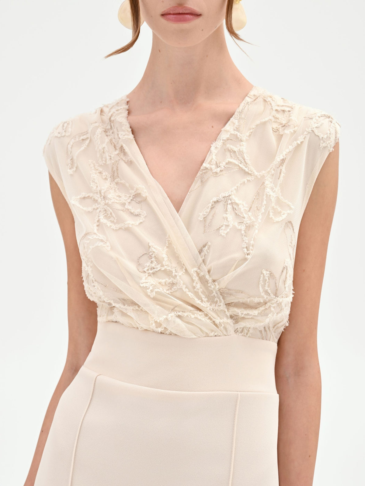 Tubino beige chiaro con corpino ricamato