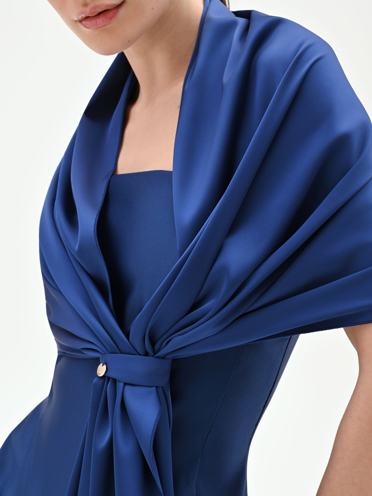 Stola in raso blu brillante
