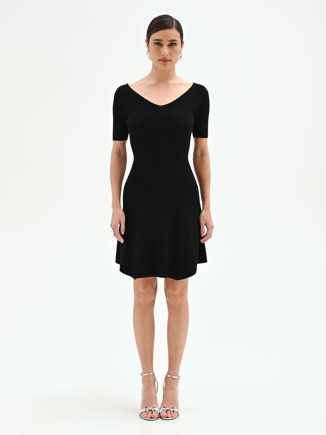 Abito nero in maglia a costine