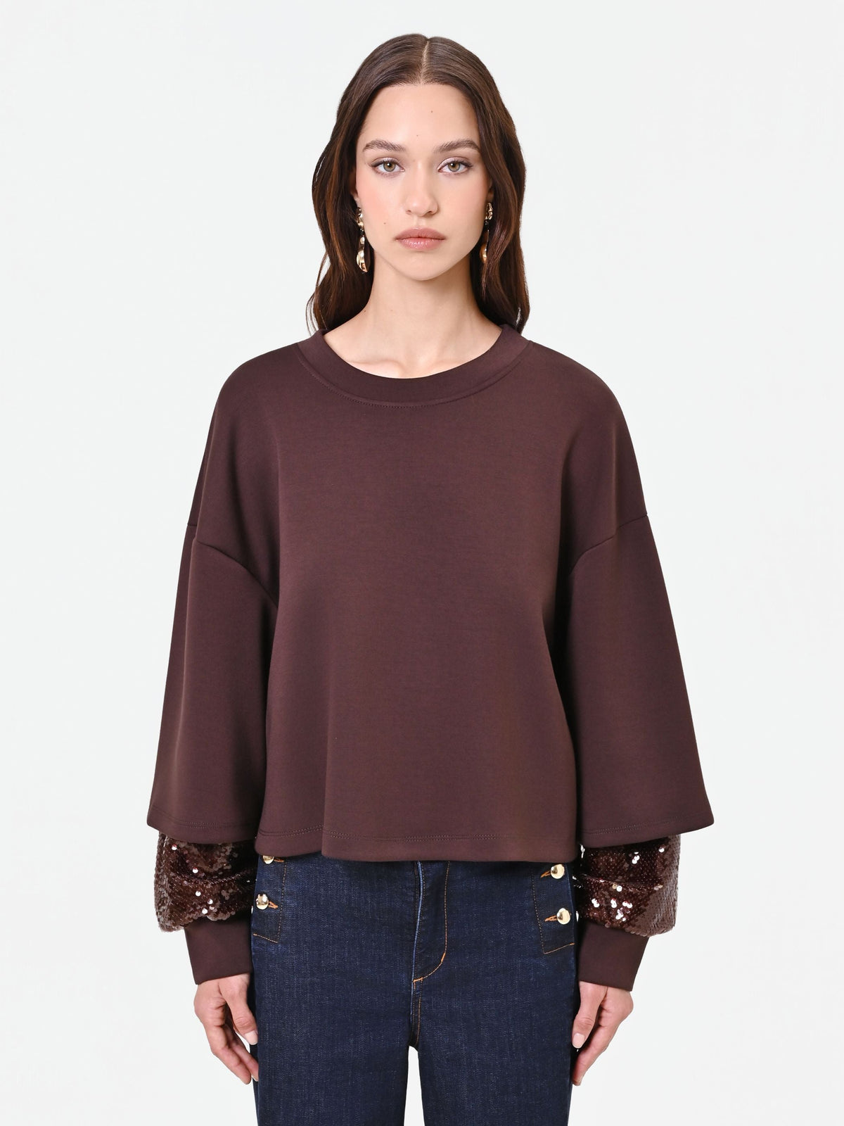 Felpa marrone con manica doppia in paillettes