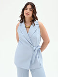 Gilet Curvy cielo azzurro con chiusura a nastro