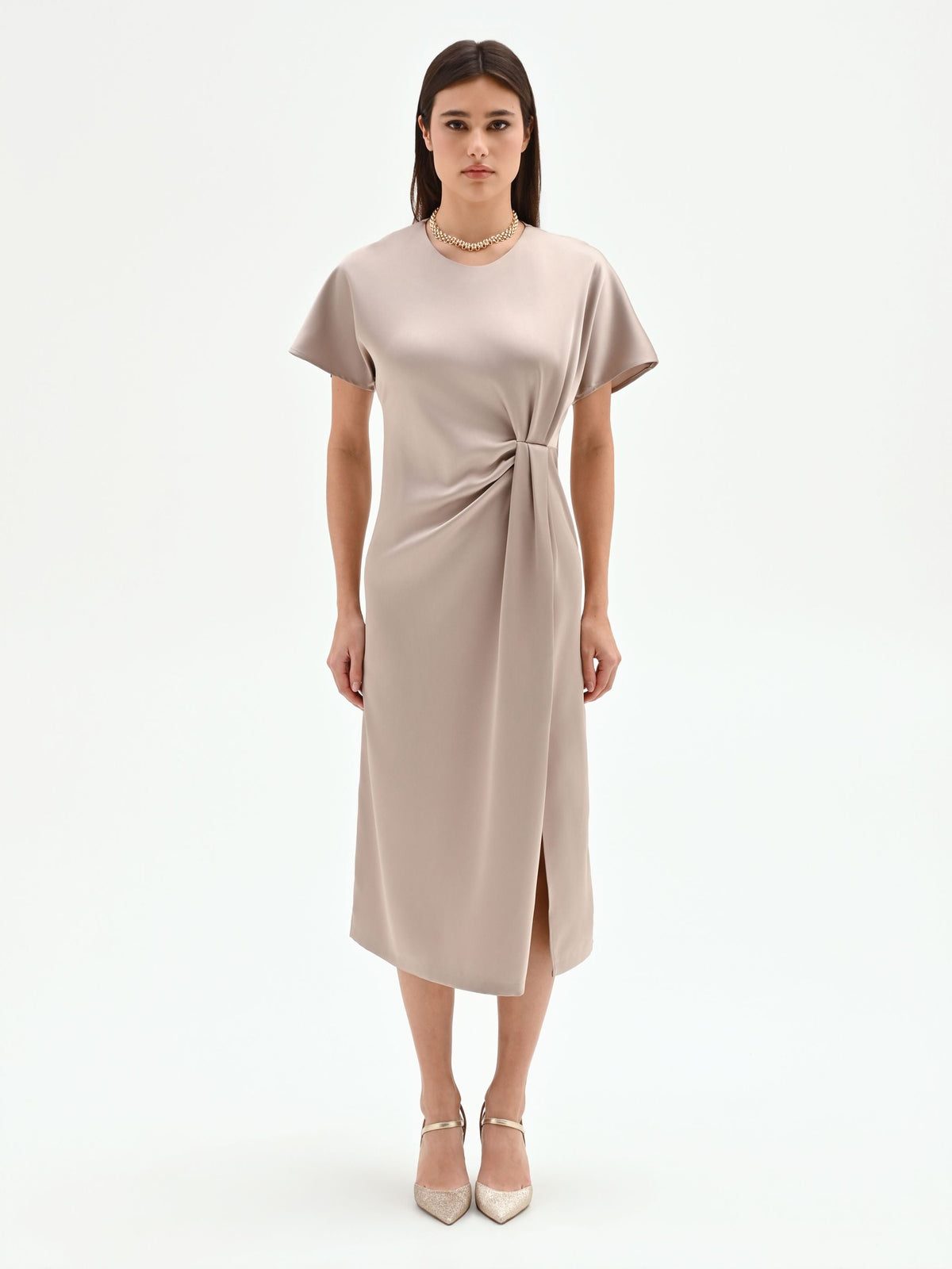 Abito in raso tortora beige con nodo laterale