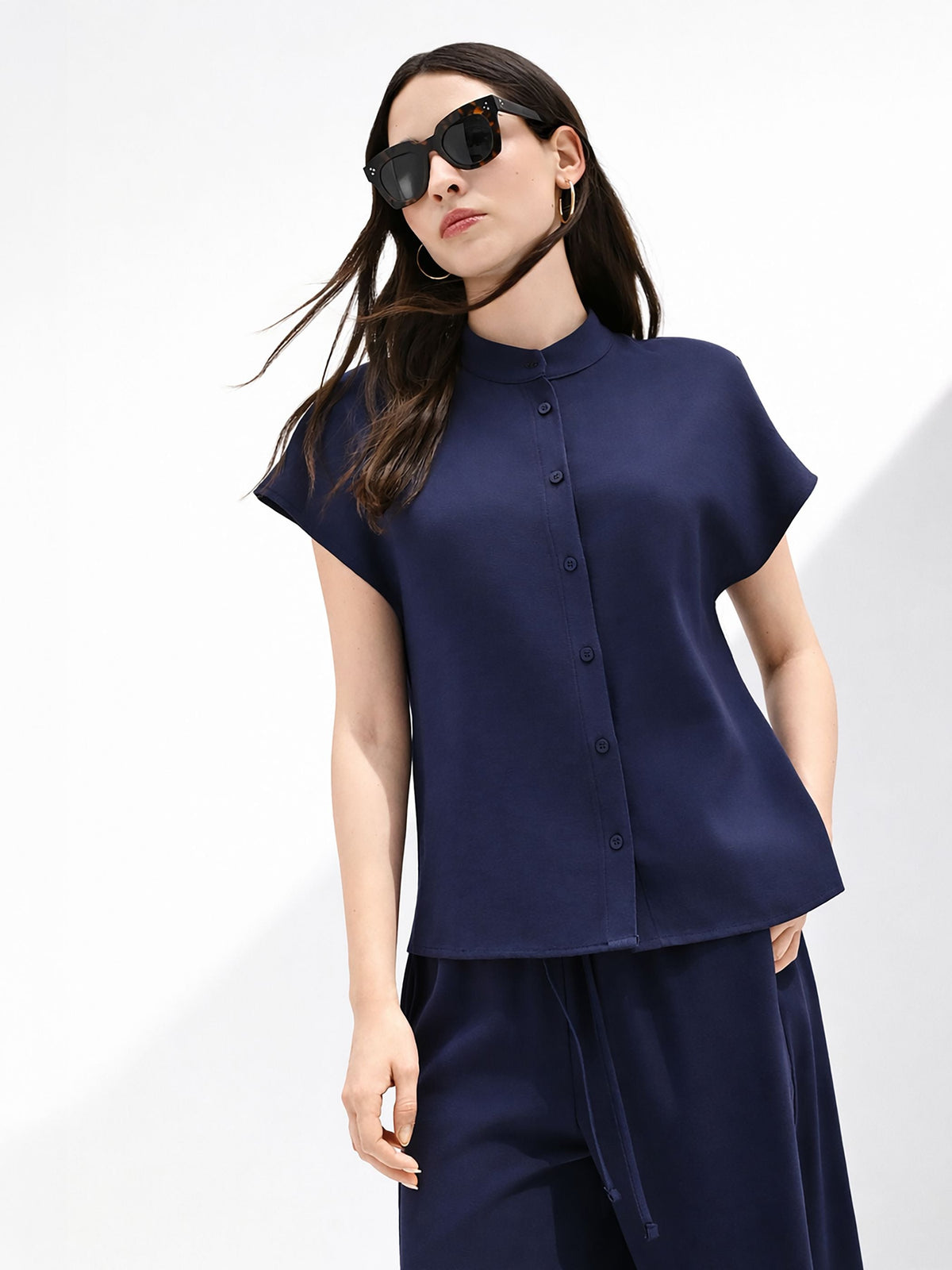 Camicia blu navy con colletto alla coreana