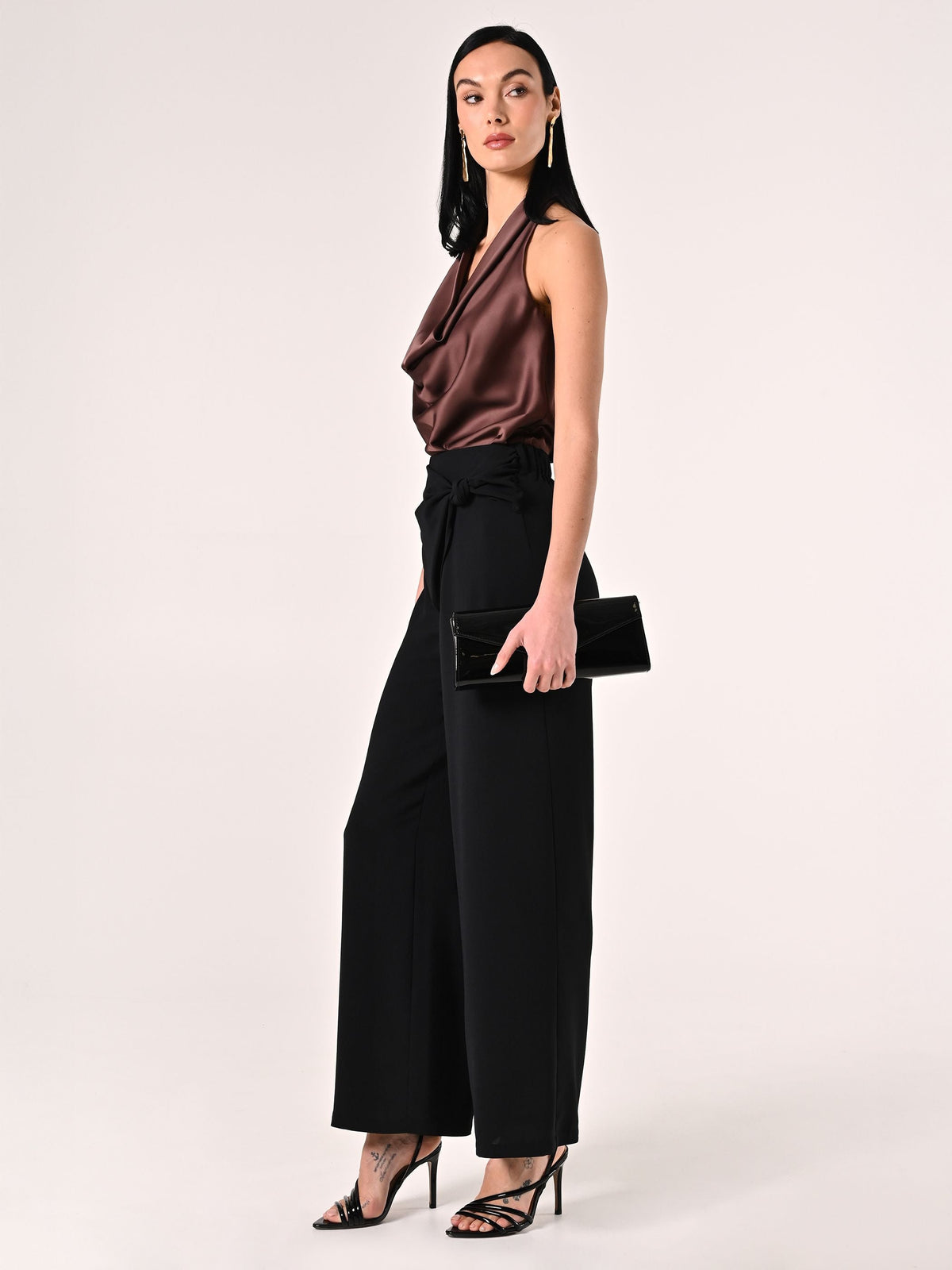 Pantaloni Neri con Nodo effetto Goffrato