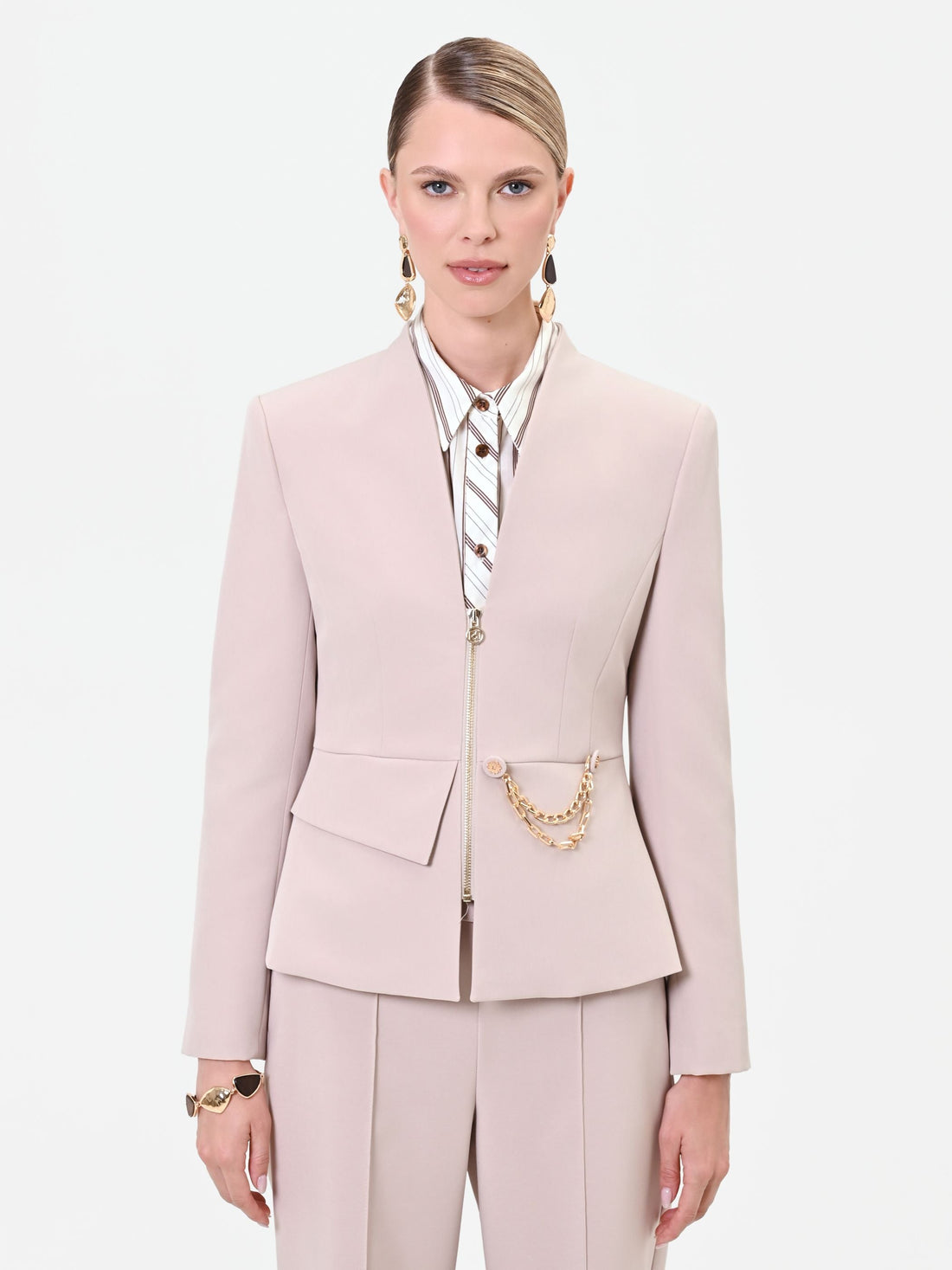 Giacca tortora beige con dettaglio catena
