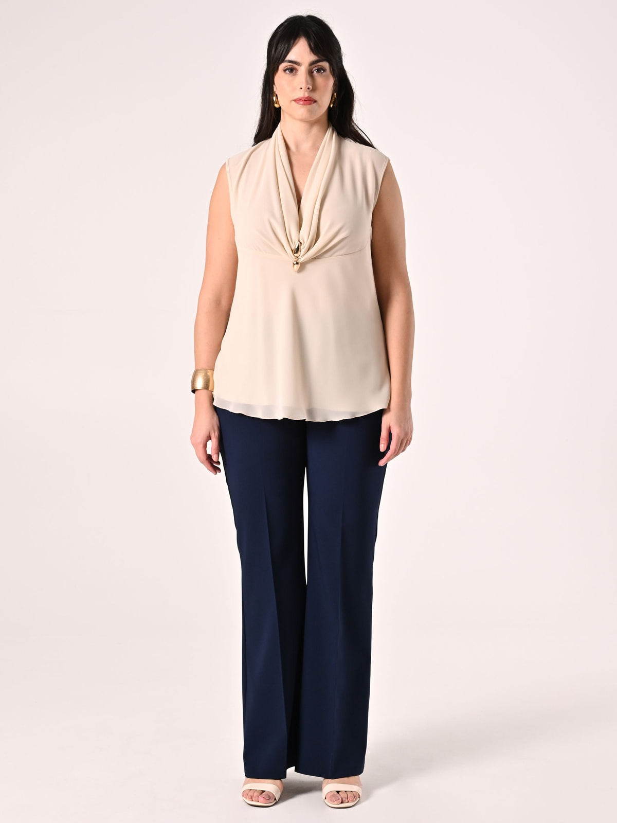 Blusa Curvy Beige con Gioiello