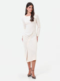 Abito midi bianco con drappeggio asimmetrico