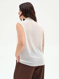 Top curvy  bianco panna con spilla gioiello
