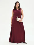 Abito lungo curvy bordeaux con scollo asimmetrico