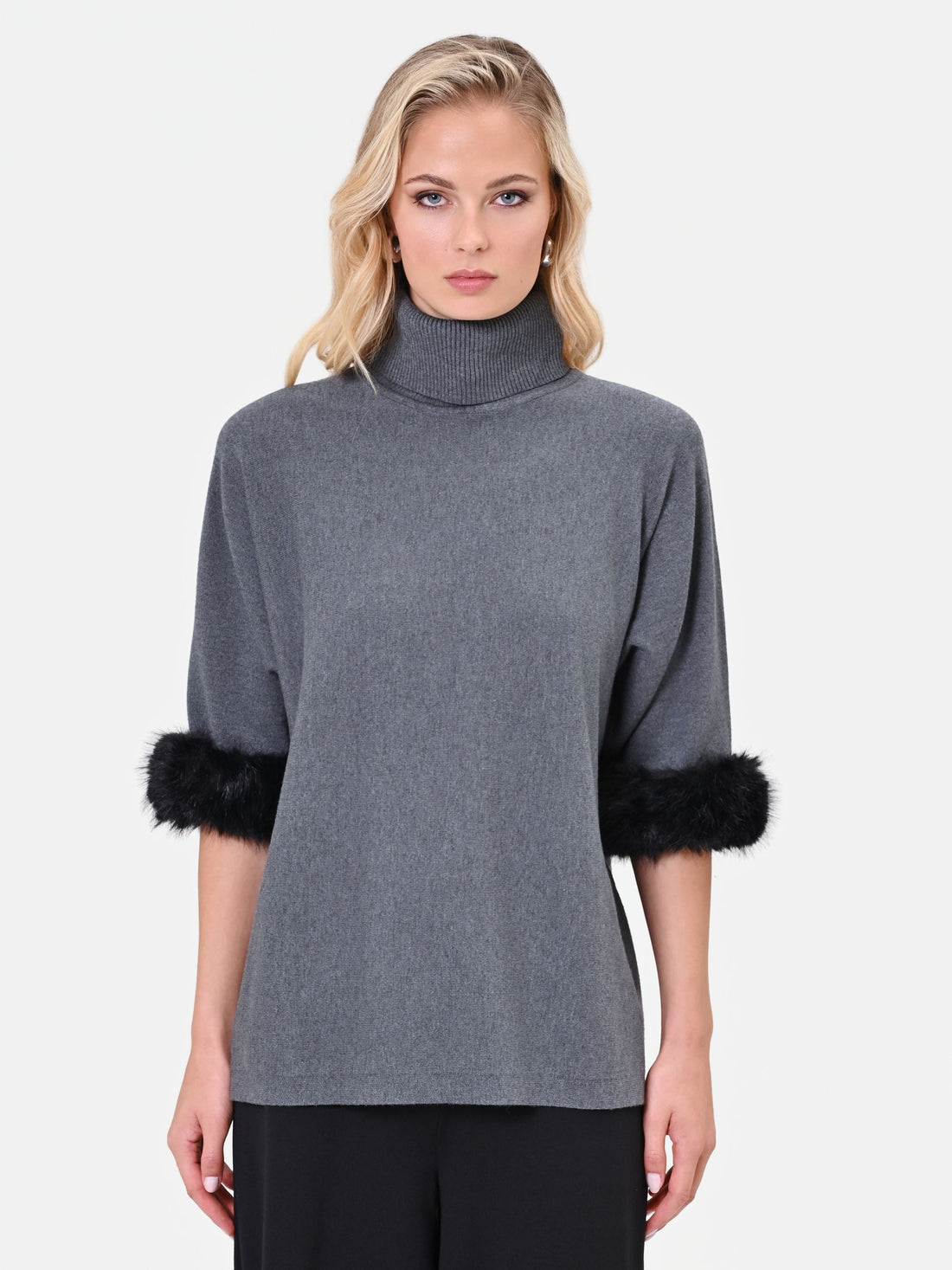 Maglia in viscosa grigio scuro con polsi effetto pelliccia