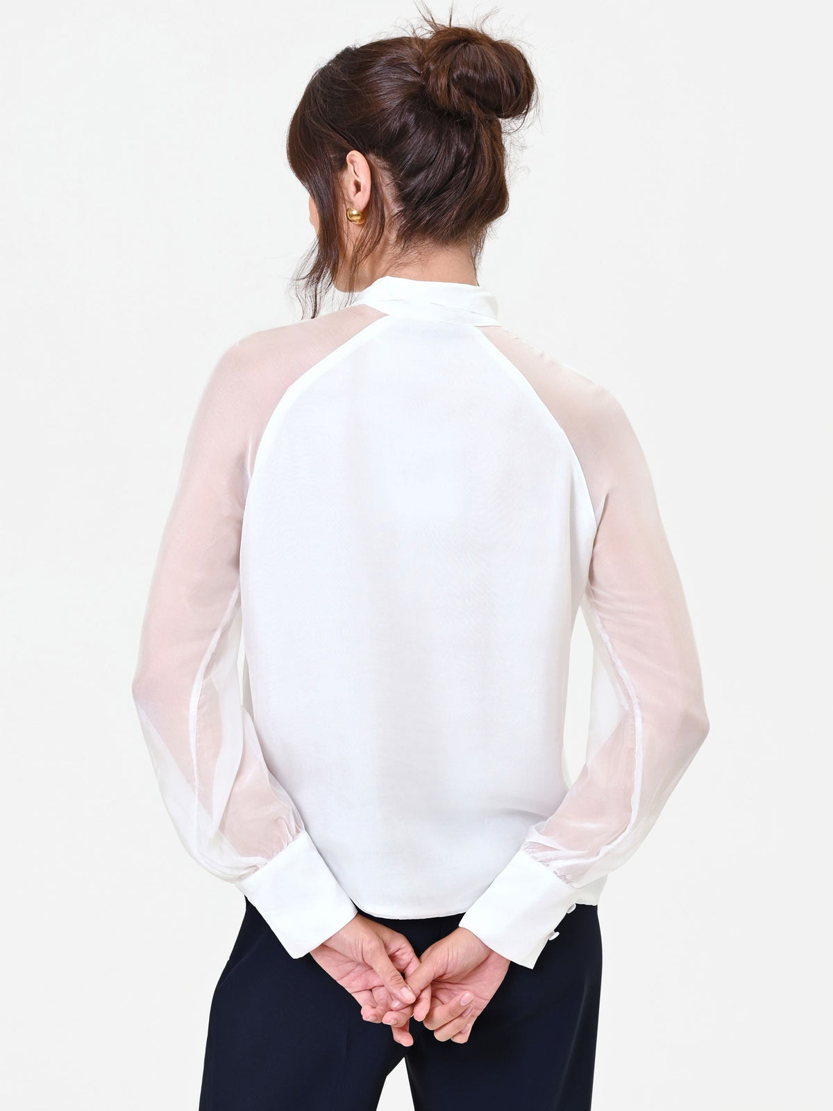 Blusa Studio bianca in misto seta con fiocco