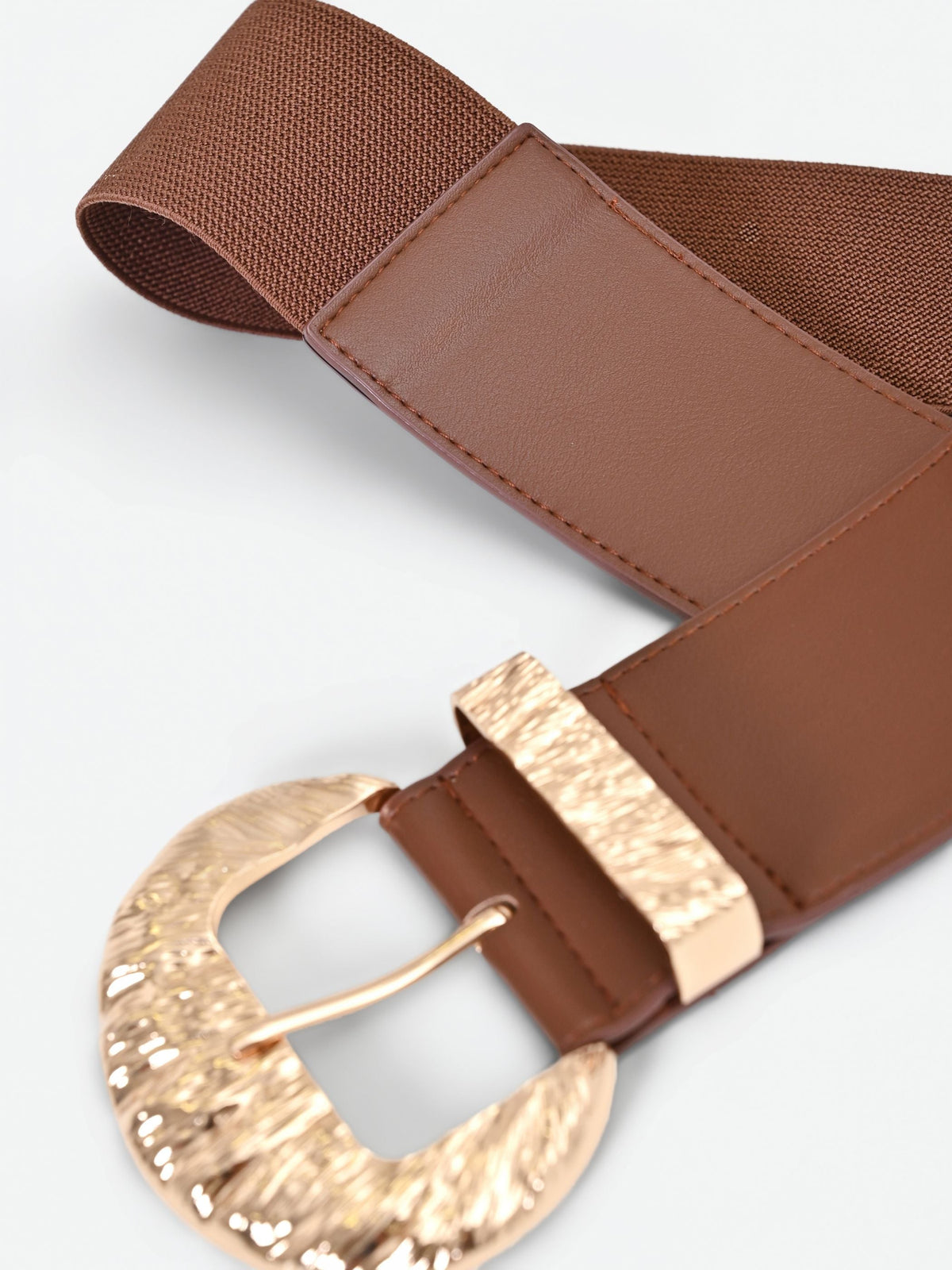 Cintura alta cioccolato con fibbia effetto martellato