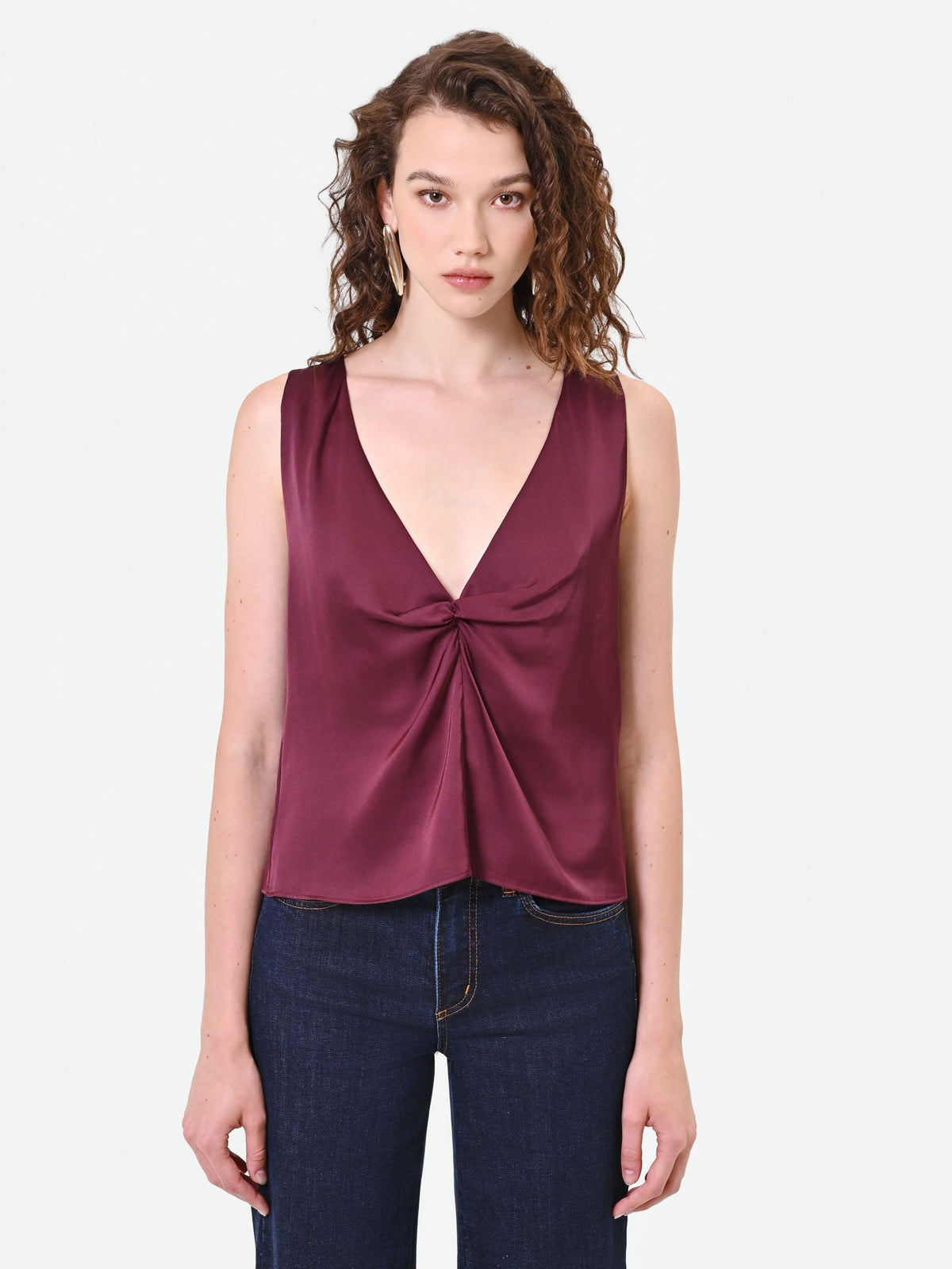 Top in raso bordeaux rosso con nodo