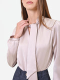 Blusa tortora beige in raso con fusciacca