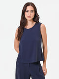 Top girocollo blu navy dalla linea essenziale