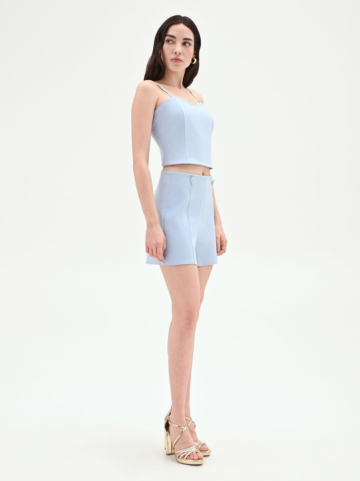 Pantalone corto cielo azzurro a vita alta