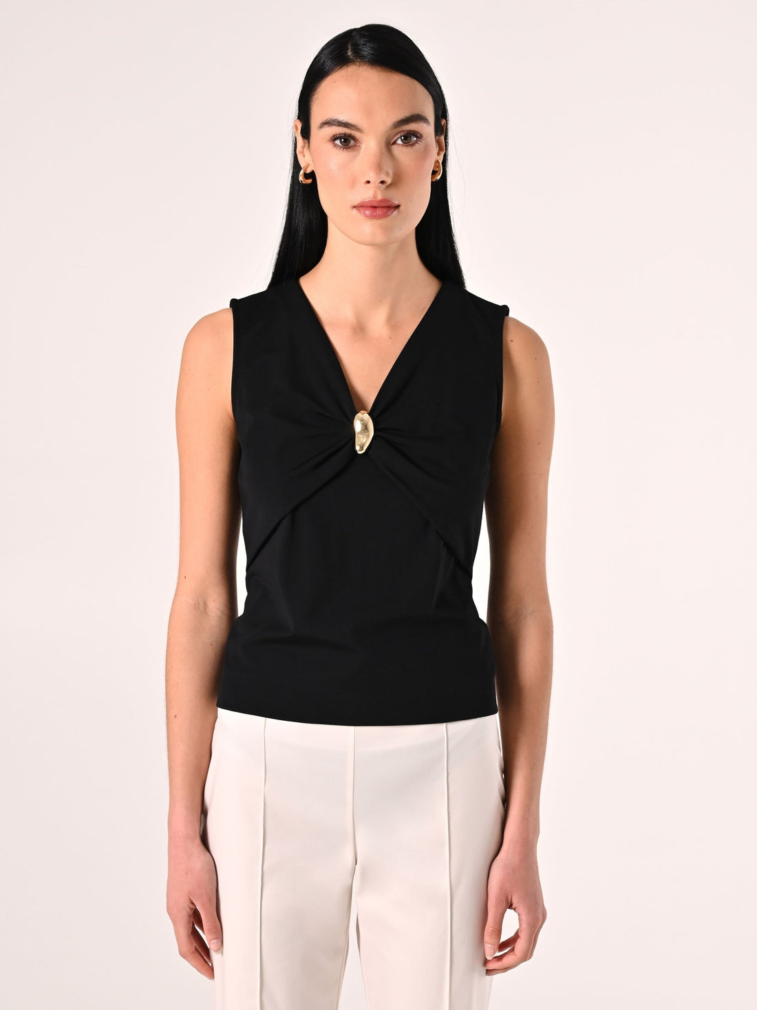 Top Nero con dettaglio Gioiello