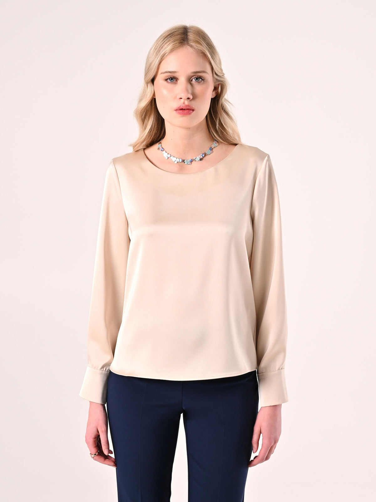 Blusa Beige in Raso