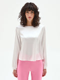Blusa bianca in raso con scollo a barchetta