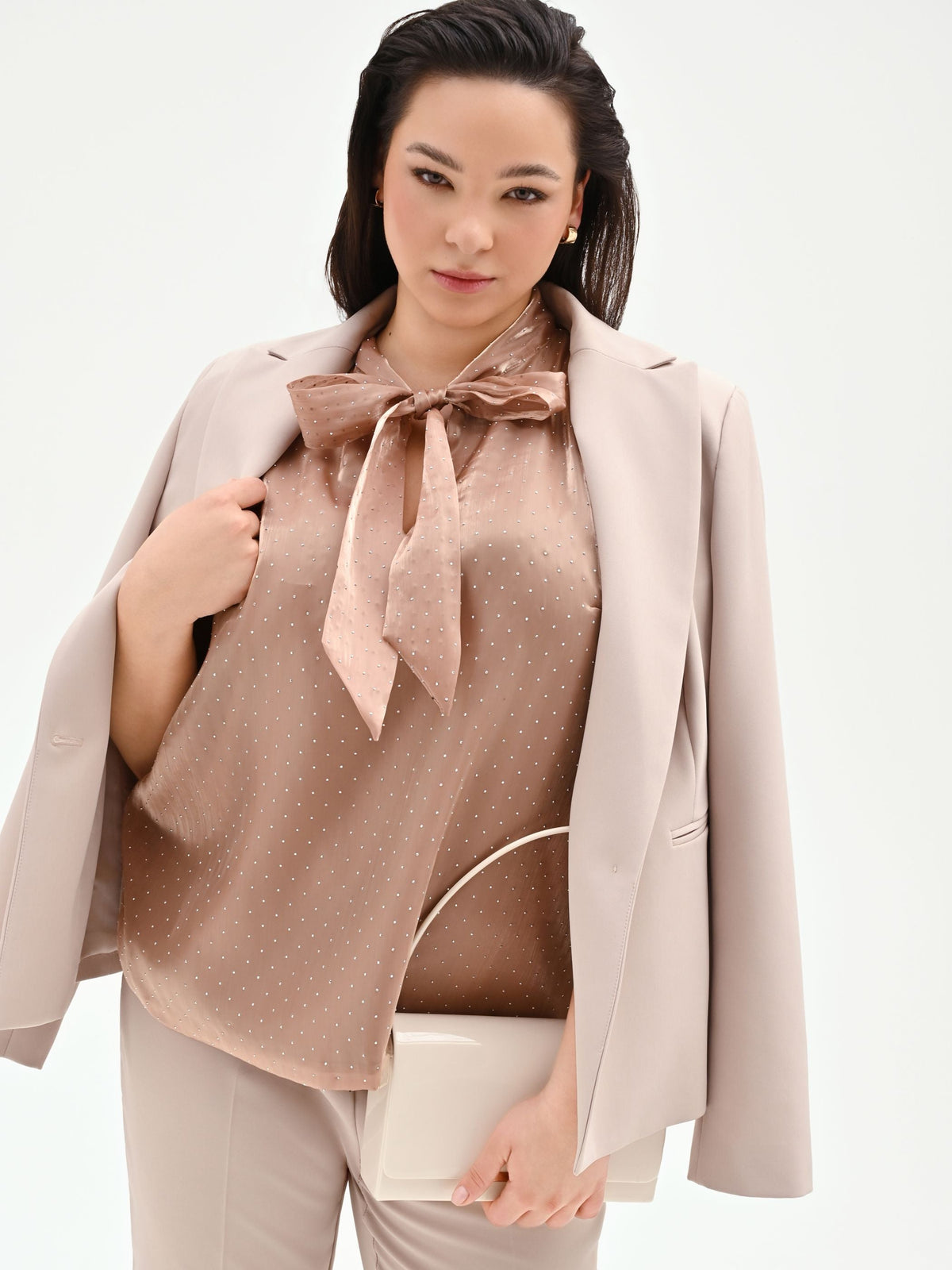 Top Curvy marrone bronzo con collo lavalliere