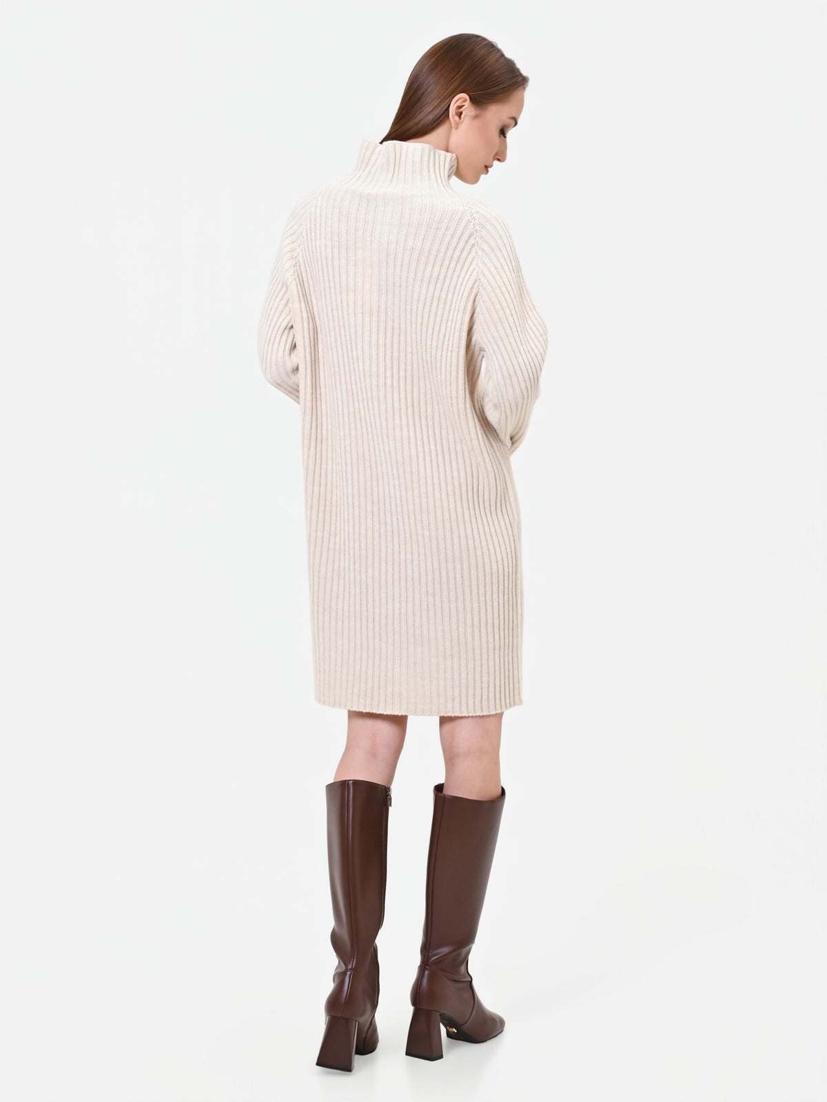 Abito in maglia panna con texture a costine