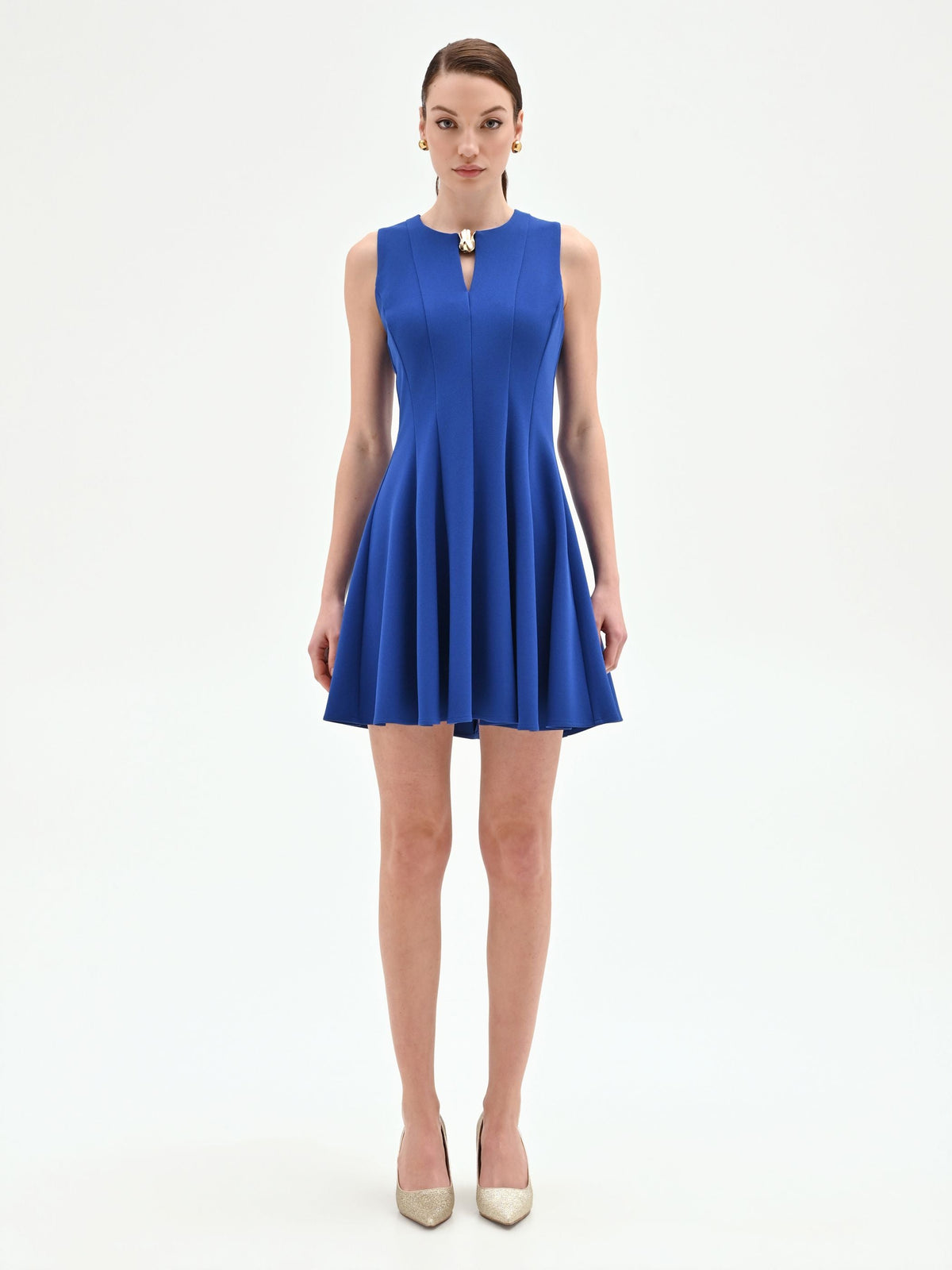 Abito corto blu cina con scollo a goccia
